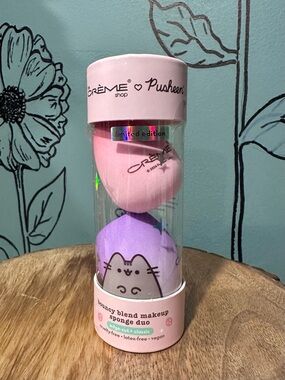 Crème x Pusheen Pink & Purple Makeup Sponge Duo